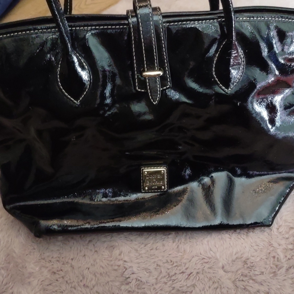Dooney & Bourke